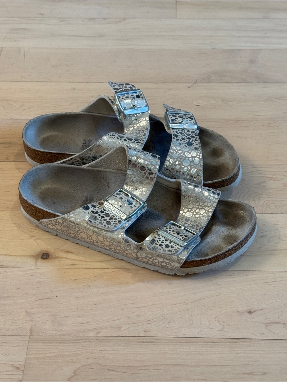 Birkenstock Arizona sandals-silver metallic stone finish-Size 39-8/8.5